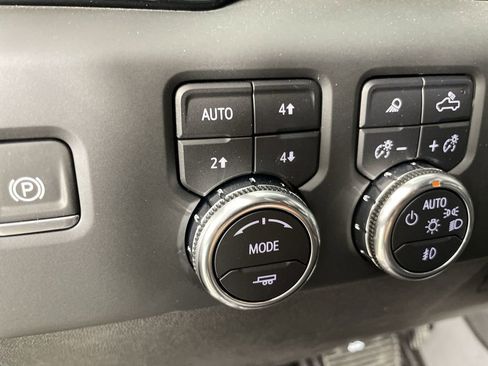 Used 2024 GMC Sierra 2500 AT4X image 36