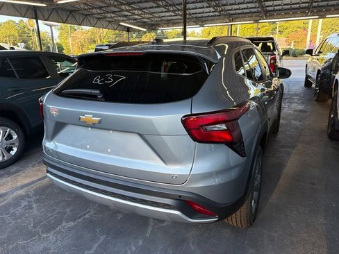 New 2026 Chevrolet Trax LT w/ Driver Confidence Package FWD image 3