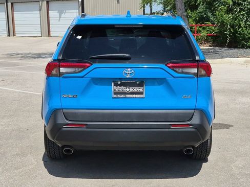 Used 2021 Toyota RAV4 XLE FWD image 4