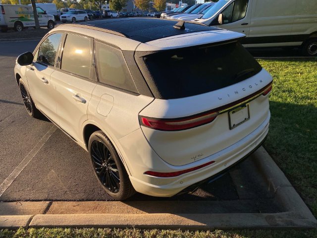 Used 2023 Lincoln Corsair Reserve w/ Equipment Group 201A FWD image 30