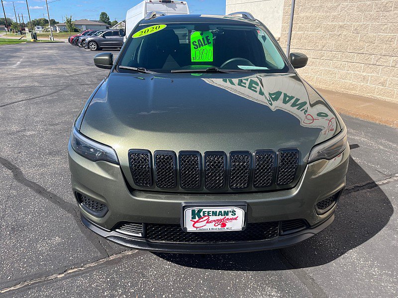Used 2020 Jeep Cherokee Latitude AWD/4WD image 3