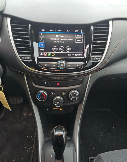 Used 2020 Chevrolet Trax LS w/ Tint and Cruise Package FWD image 5