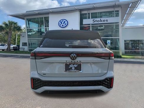 New 2026 Volkswagen Tiguan SE R-Line image 5