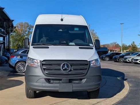 Used 2025 Mercedes-Benz Sprinter 2500 image 17
