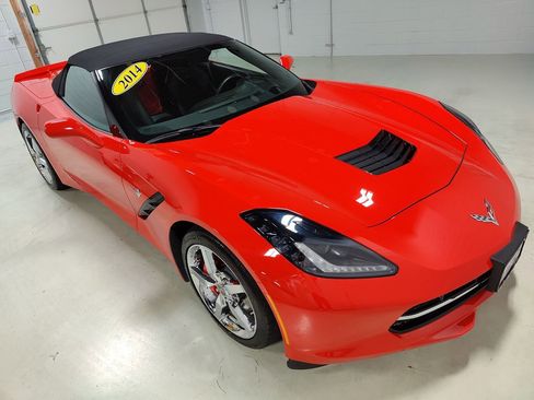Used 2014 Chevrolet Corvette Stingray Convertible w/ 2LT Preferred Equipment Group image 2