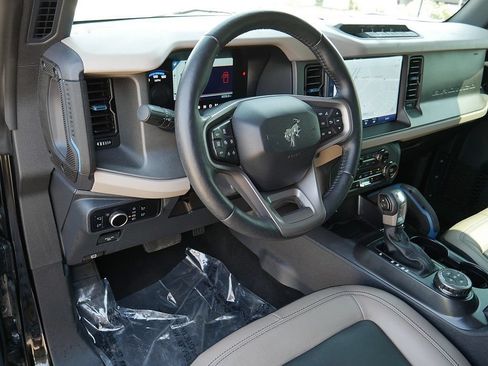 Used 2024 Ford Bronco Wildtrak AWD/4WD image 12