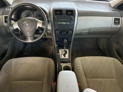 Used 2010 Toyota Corolla LE image 12