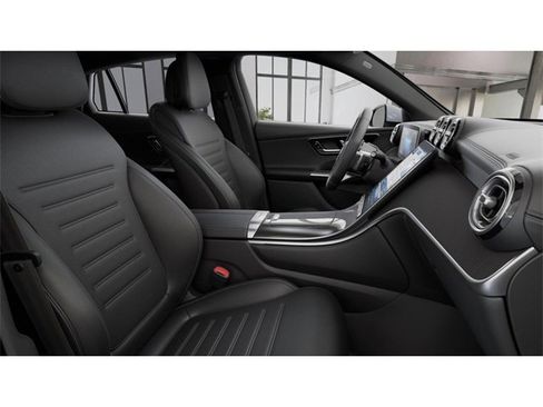 New 2025 Mercedes-Benz GLC 300 4MATIC image 4