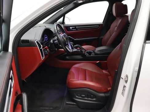 Certified 2023 Porsche Cayenne S AWD/4WD image 14
