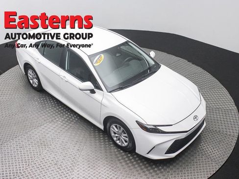 Used 2025 Toyota Camry LE FWD image 3
