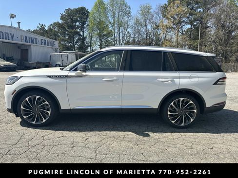 New 2026 Lincoln Aviator Reserve w/ Illumination Package RWD image 4