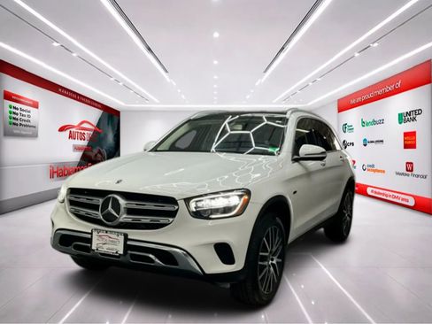 Used 2020 Mercedes-Benz GLC 350e 4MATIC w/ Premium Package image 4