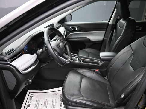 Used 2022 Jeep Compass Latitude w/ Sun and Sound Group image 11