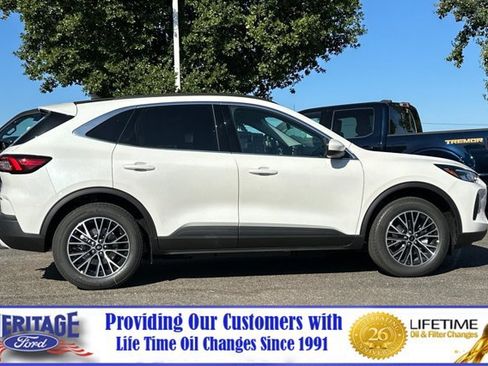 New 2025 Ford Escape SE w/ Class II Trailer Tow Package image 3