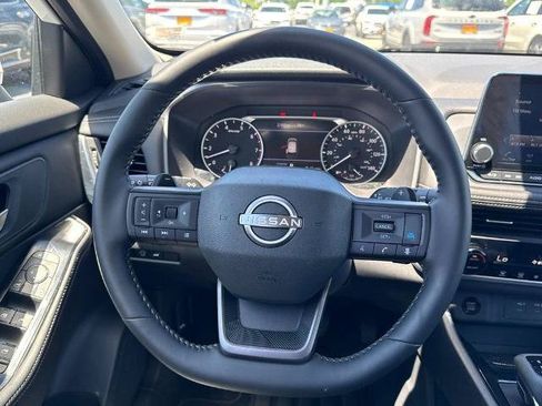 Certified 2026 Nissan Rogue SV FWD image 12