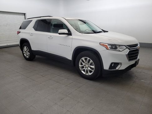 Used 2020 Chevrolet Traverse LT w/ Driver Confidence II Package AWD/4WD image 11