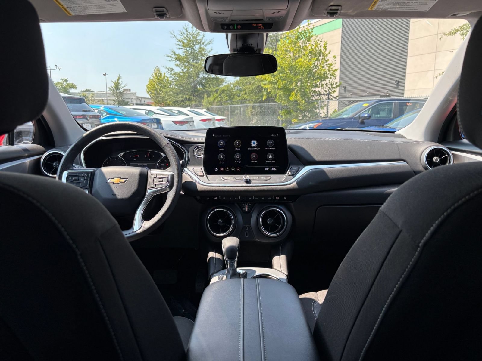 Used 2025 Chevrolet Blazer LT FWD image 33