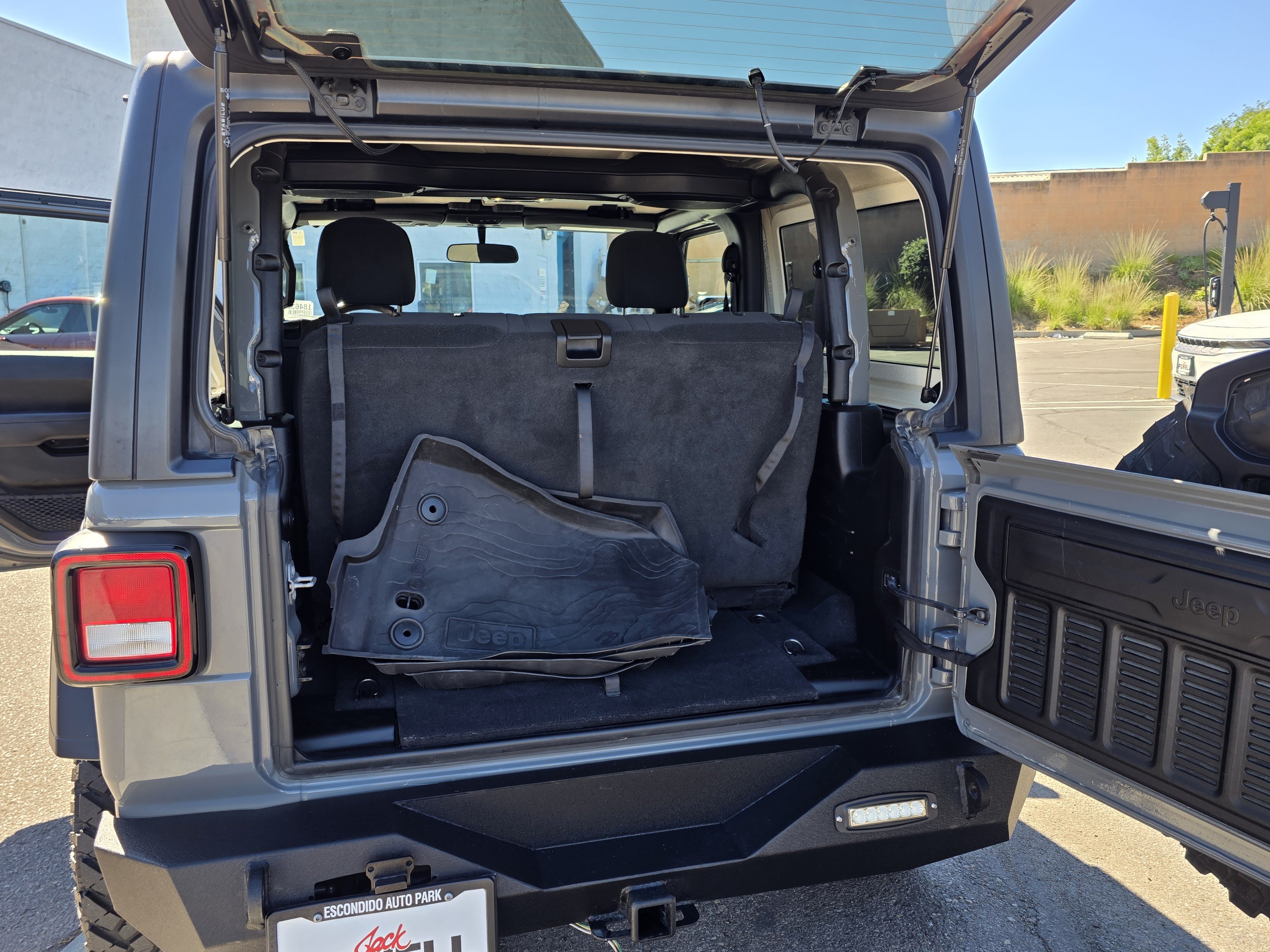 Used 2022 Jeep Wrangler Sport AWD/4WD image 22