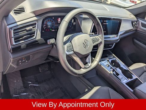 Used 2025 Volkswagen Atlas Cross Sport SE FWD image 15