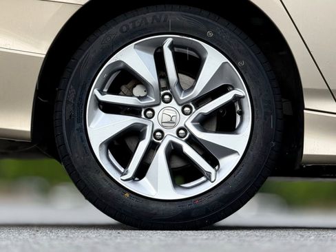 Used 2018 Honda Accord LX image 20