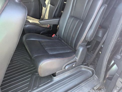 Used 2016 Dodge Grand Caravan R/T FWD image 10