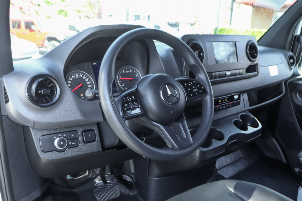 Used 2023 Mercedes-Benz Sprinter 2500 w/ Acoustic Package image 22