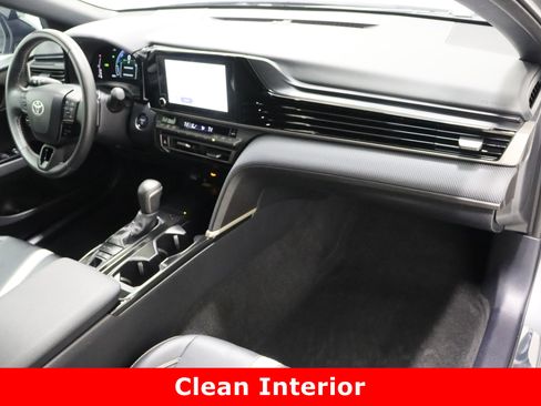 Used 2025 Toyota Camry SE image 36