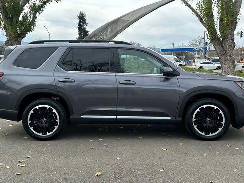 New 2026 Honda Pilot Touring image 3
