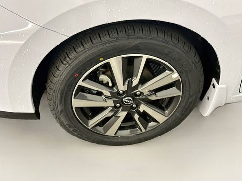 Used 2025 Nissan Versa SV w/ Trunk Package FWD image 11