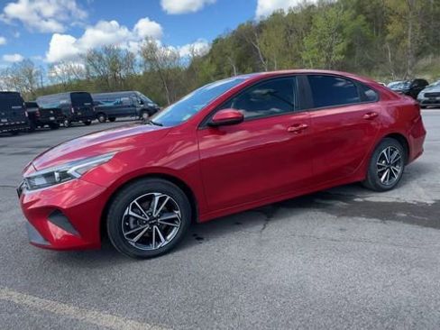 Used 2023 Kia Forte LXS FWD image 4