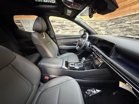 Used 2025 Hyundai Santa Cruz Limited image 14