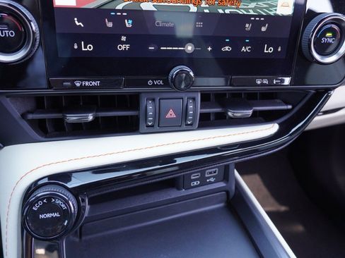 Used 2024 Lexus NX 250 FWD w/ Towing Package (2000 Lbs) image 18
