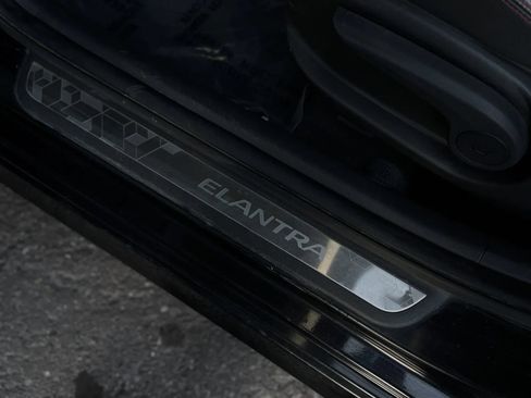 Used 2017 Hyundai Elantra Sport FWD image 38