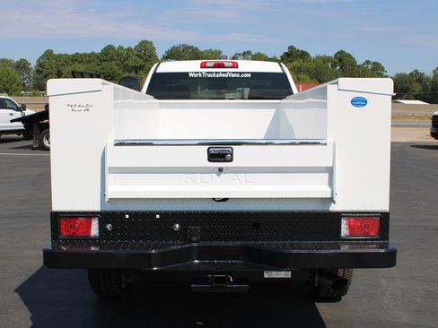 Used 2024 GMC Sierra 3500 Pro w/ Convenience Package image 15