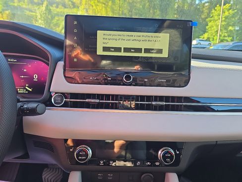 New 2025 Mitsubishi Outlander SE image 19