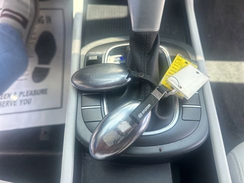 Used 2025 Hyundai Kona SEL FWD image 17