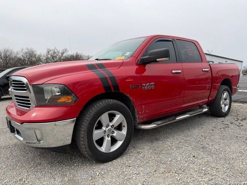 Used 2016 RAM 1500 Classic SLT w/ SLT Plus D￩cor Group AWD/4WD image 2