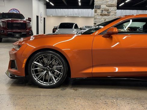 Used 2022 Chevrolet Camaro ZL1 RWD image 5