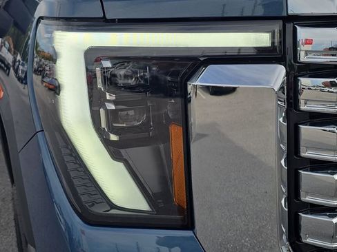 New 2025 GMC Sierra 2500 Denali w/ Denali Reserve Package image 11