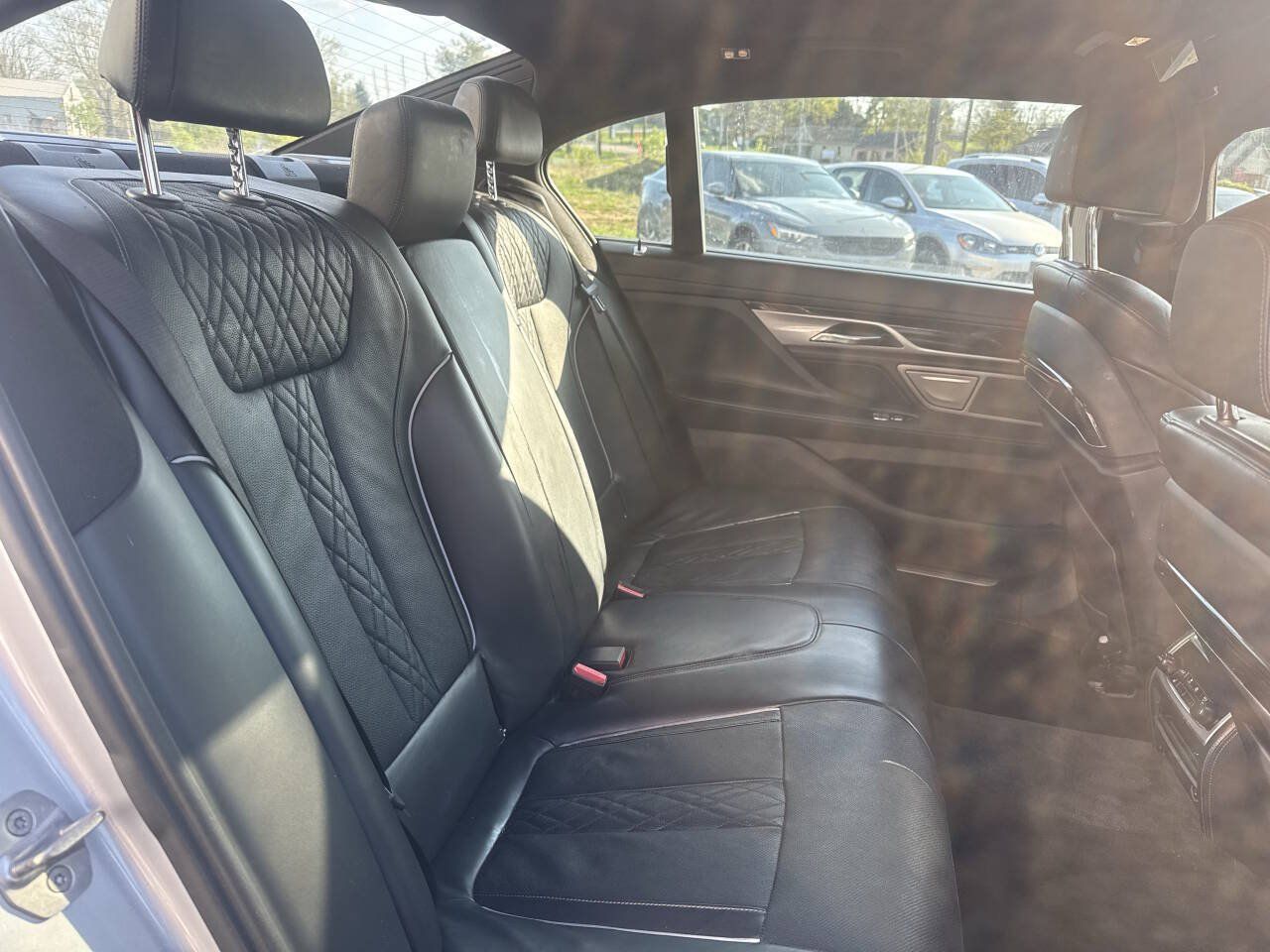 Used 2017 BMW 750i xDrive AWD/4WD image 18