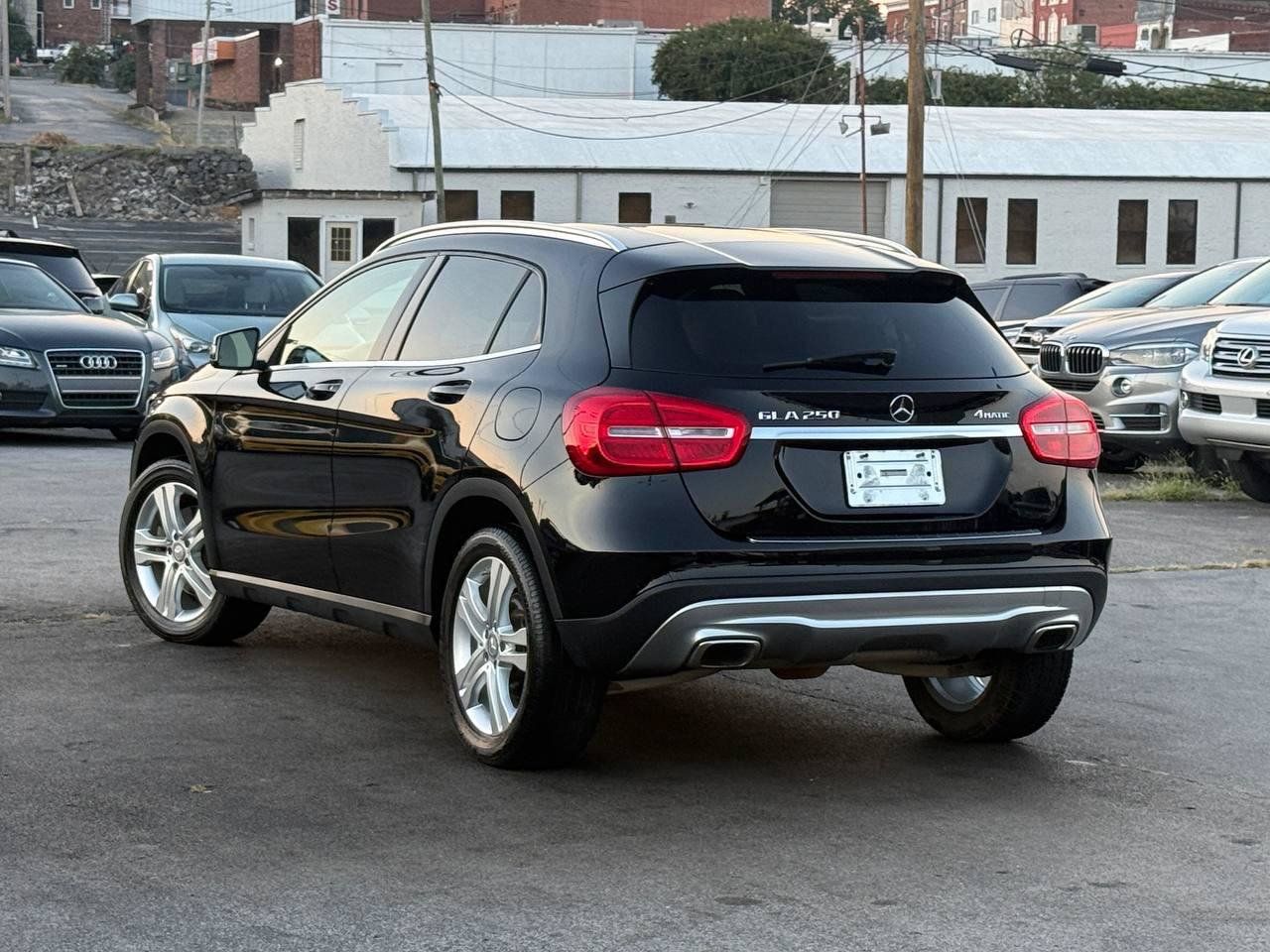 Used 2015 Mercedes-Benz GLA 250 4MATIC w/ Premium Package image 4