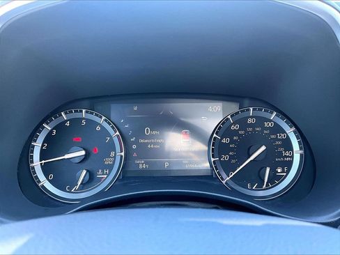 Used 2021 Toyota Highlander XLE AWD/4WD image 17