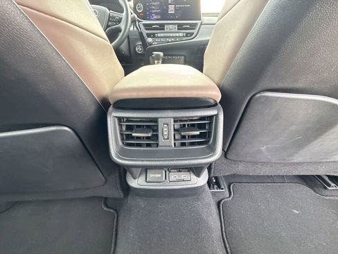 Used 2025 Lexus ES 350 w/ Premium Package image 18