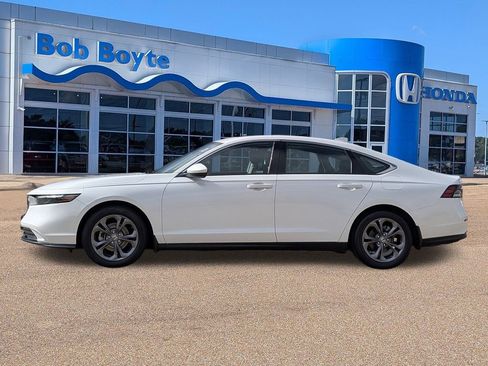 Certified 2023 Honda Accord EX image 6