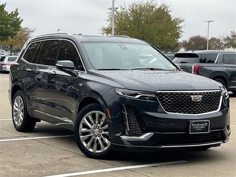 Used 2023 Cadillac XT6 Premium Luxury w/ Technology Package image 2