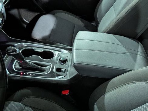 Used 2020 Chevrolet Traverse LT image 43