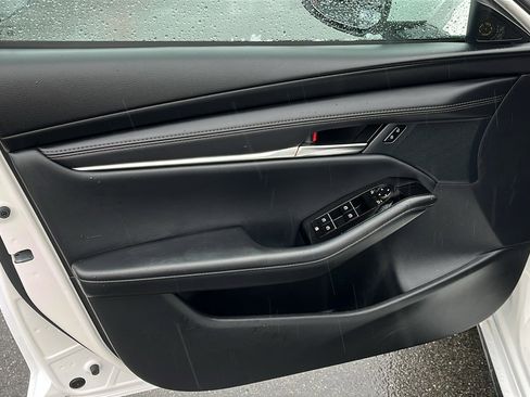 Certified 2025 MAZDA MAZDA3 s FWD image 9