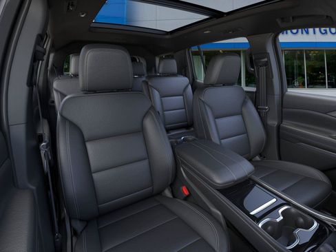 New 2026 Chevrolet Traverse LT w/ Sun and Wheel Package AWD/4WD image 16