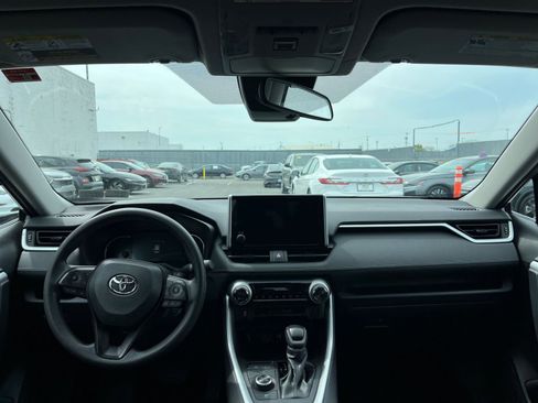 Used 2025 Toyota RAV4 LE image 33