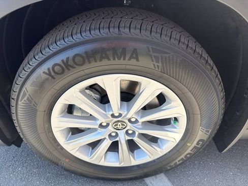 Certified 2026 Toyota Grand Highlander XLE FWD image 16